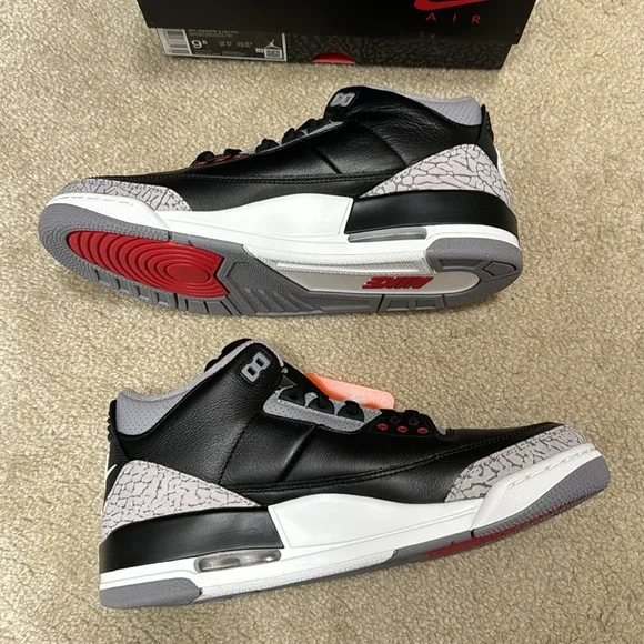 Jordan Retro 3 Reimagined Black Cement - Picture 2 of 8